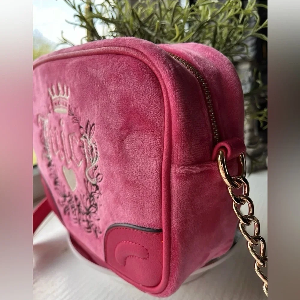 Juicy Couture Free Love Heritage Velour Crossbody Bag Pink w Charm NWT - Picture 3 of 8